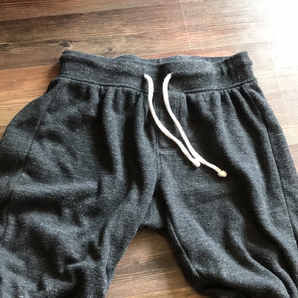 Stylish joggers with zippers - Picture 3 of 4